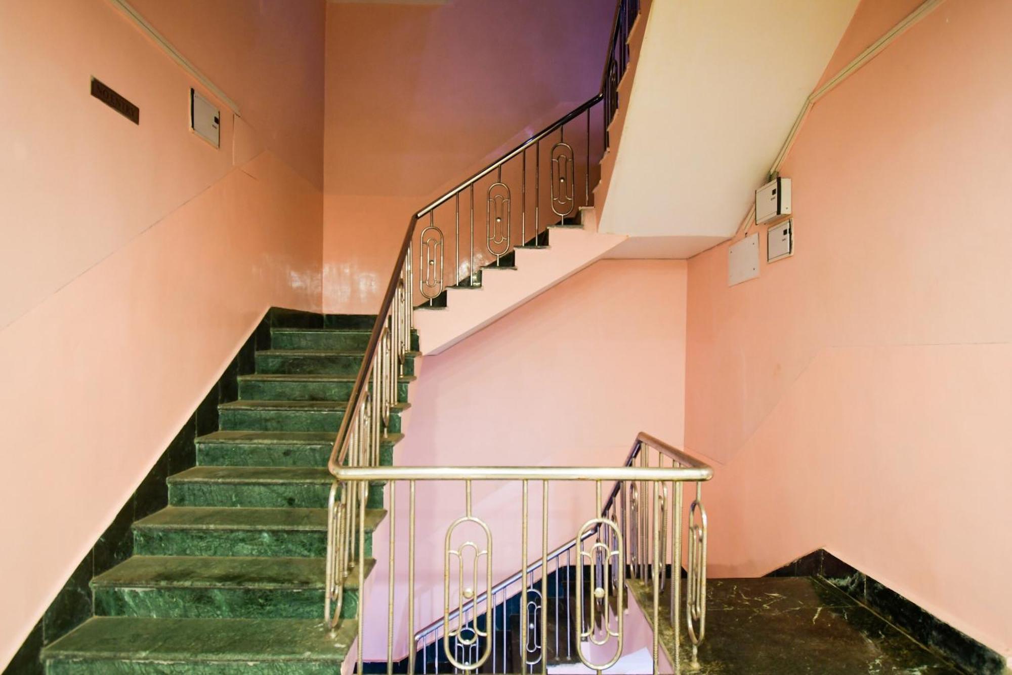 Hotel O Premium Hari Jamshedpur Exteriör bild